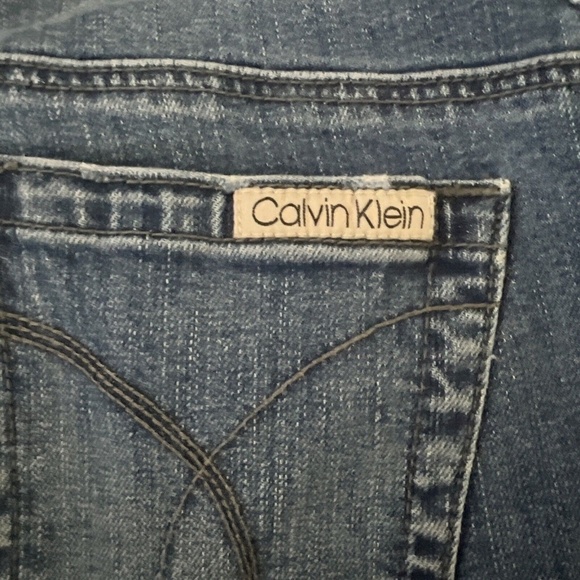 CALVIN KLEIN Women’s SZ 29/8 Ultimate Skinny Blue Jean Capris Leg Side Hem Zip - Picture 4 of 4